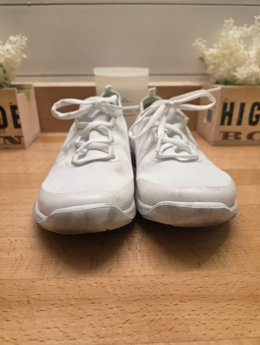 OOFOS OOmg Sport LS Recovery Shoes White Lace-up Women's Size 9